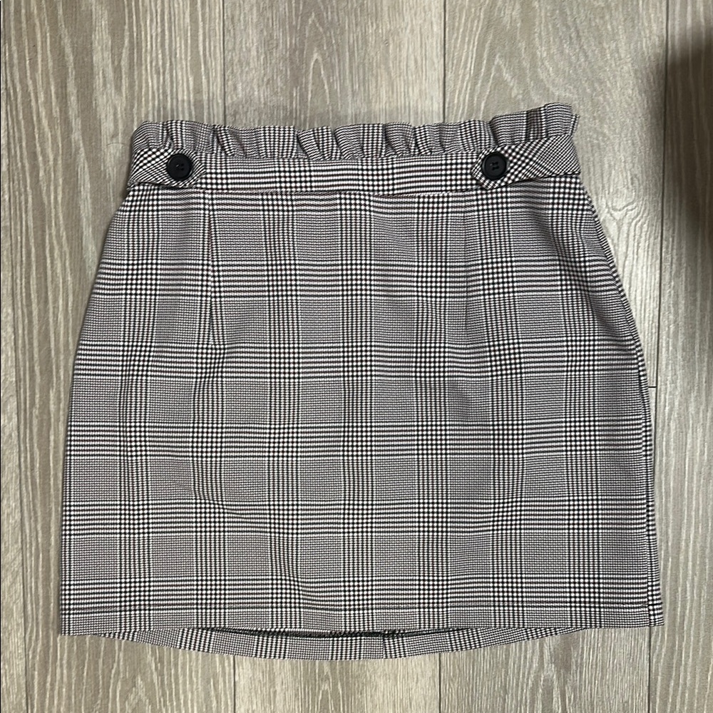 TOPSHOP UNWORN Classic Black and White Plaid Skirt